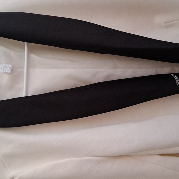 A jacket for business or evening. Never used. Off white n black. - Picture 4 of 4
